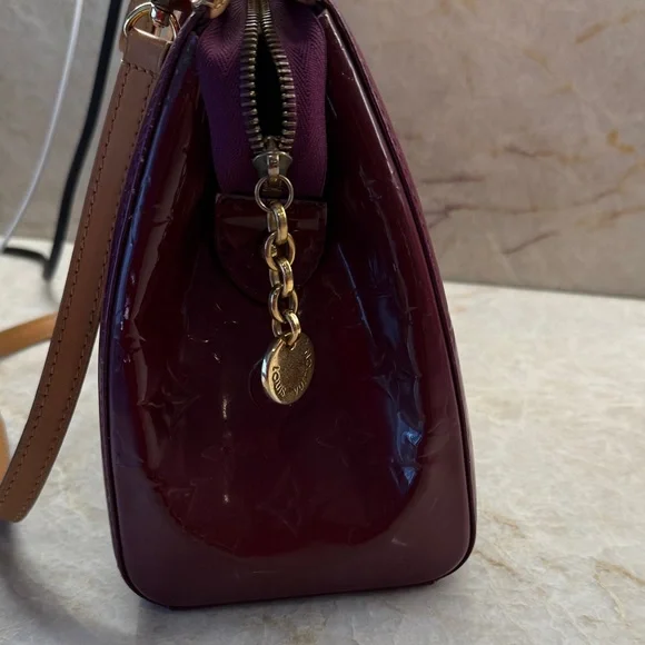 Louis Vuitton Authentic Vernis Brea Handbag with COA - Picture 15 of 15
